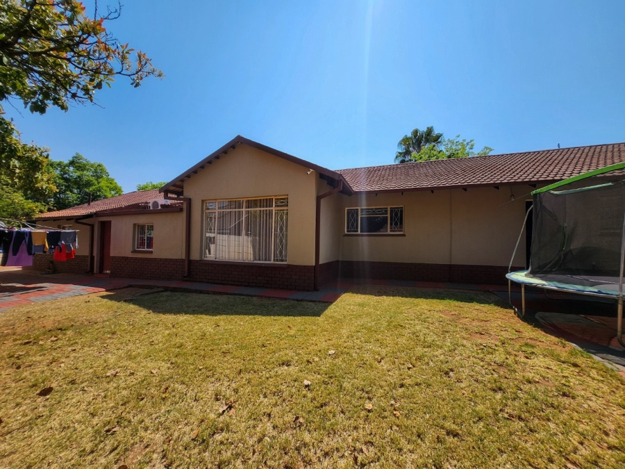 4 Bedroom Property for Sale in Wilkoppies North West